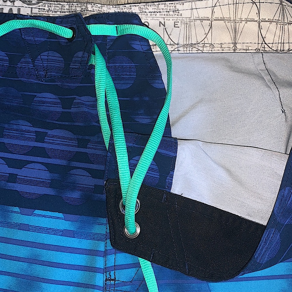 Volcom Board Shorts - Picture 6 of 7
